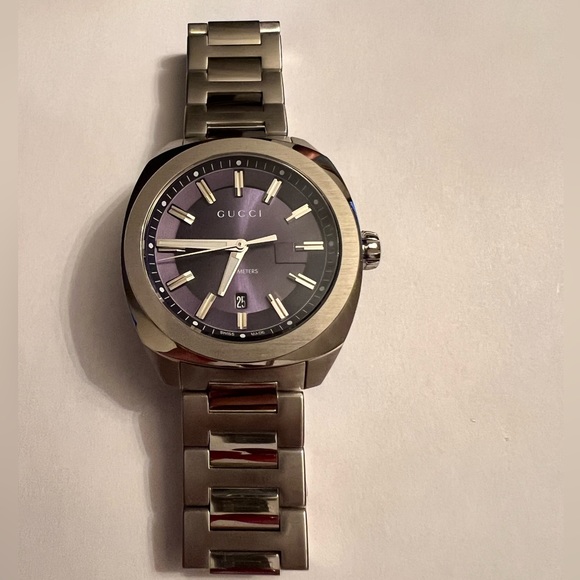 GUCCI Watches 142.3 Quartz Black Dial Silver Stainless Steel - Picture 1 of 9